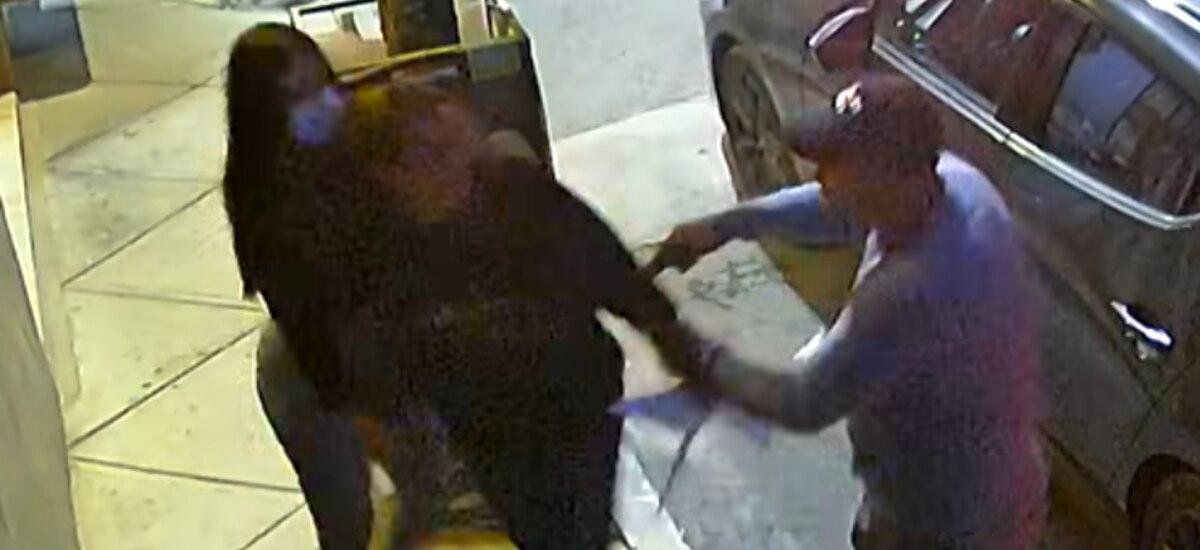 Con arma y una cómplice que sirvió de muro, así despojaron a una mujer de su camioneta en Cuautitlán Izcalli