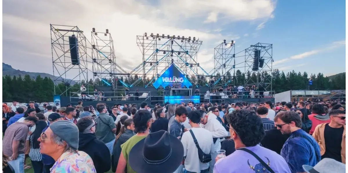 Festival Walüng: donan lo recaudado del estacionamiento a los Bomberos Voluntarios de la Patagonia