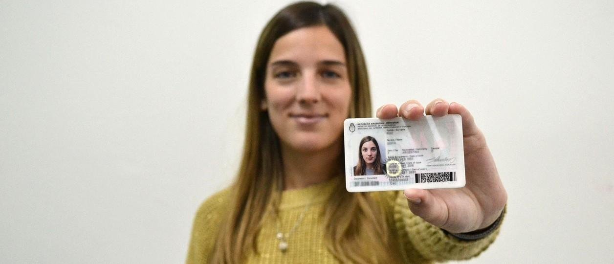 DNI 2026: quiénes tienen que hacer la actualización por el nuevo formato