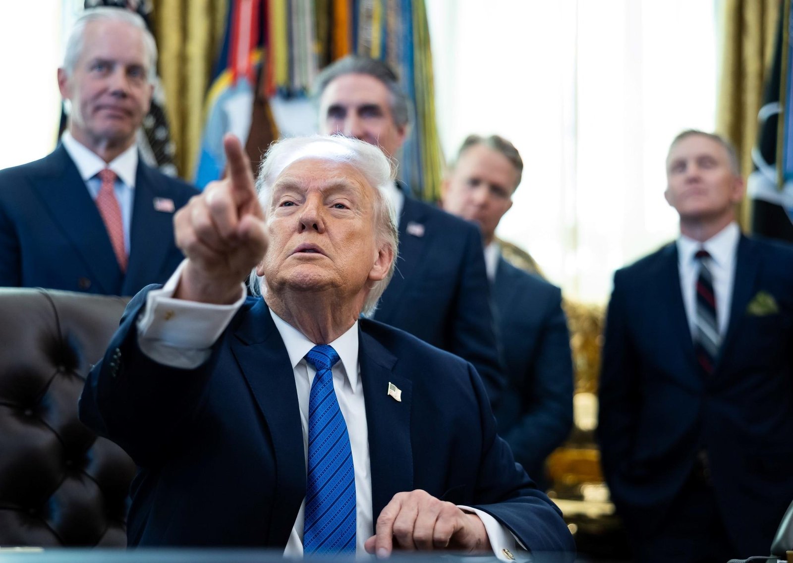 Trump anuncia un "Grand Prix" de IndyCar en Washington mientras evita responder preguntas incómodas en el Despacho Oval