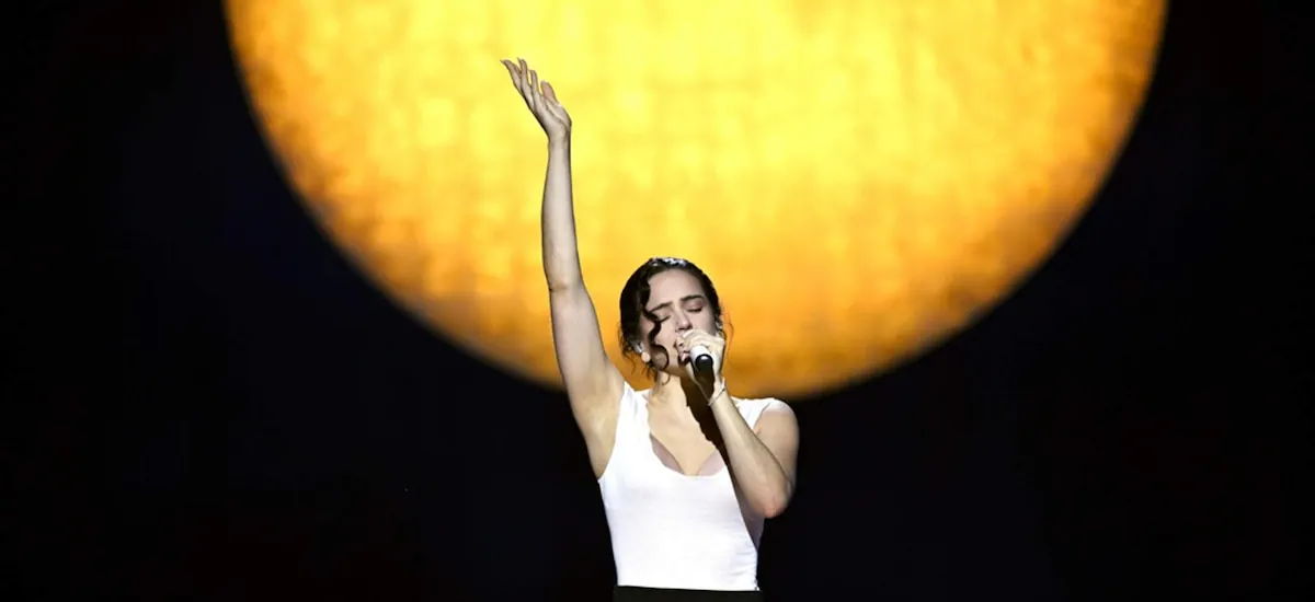 Rosalía, obligada a cancelar su concierto en Milán debido a un problema de salud: “Estoy realmente mal, tengo dolor”