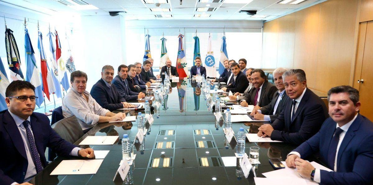 Sin acuerdo: se suspendió reunión de gobernadores por la reforma laboral y persisten dudas por coparticipación