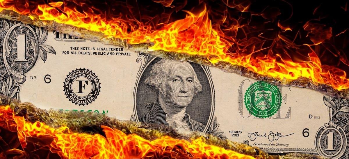 Fin del dólar | Estados Unidos pierde poder y ya no conviene proteger tu dinero con dólares: la alternativa que arrasa