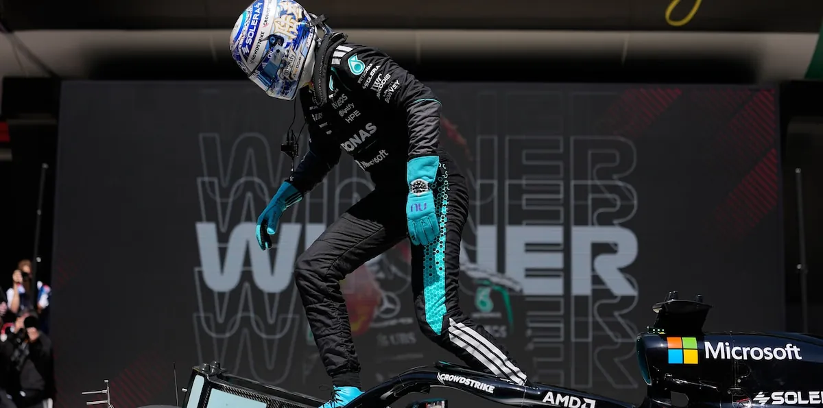 Franco Colapinto llegó 14º en la carrera sprint del Gran Premio de China, que ganó George Russell