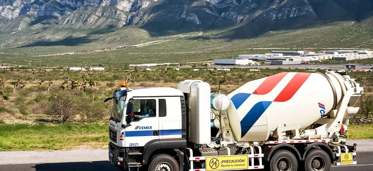 Cemex acelera en Bolsa: 76% de rendimiento anual y para los analistas aún luce atractiva