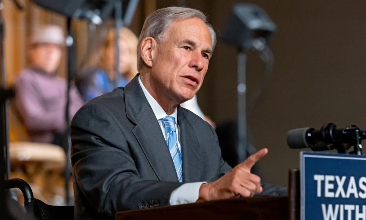 La amenaza de Greg Abbott en Texas tras arresto de estudiantes que protestaban contra el ICE
