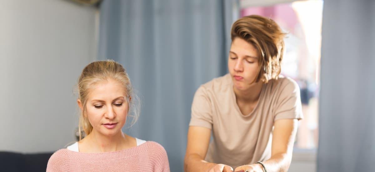 Hacienda lo confirma | Transferirle dinero a un hijo para alquilar o comprar una vivienda puede meterlo en problemas