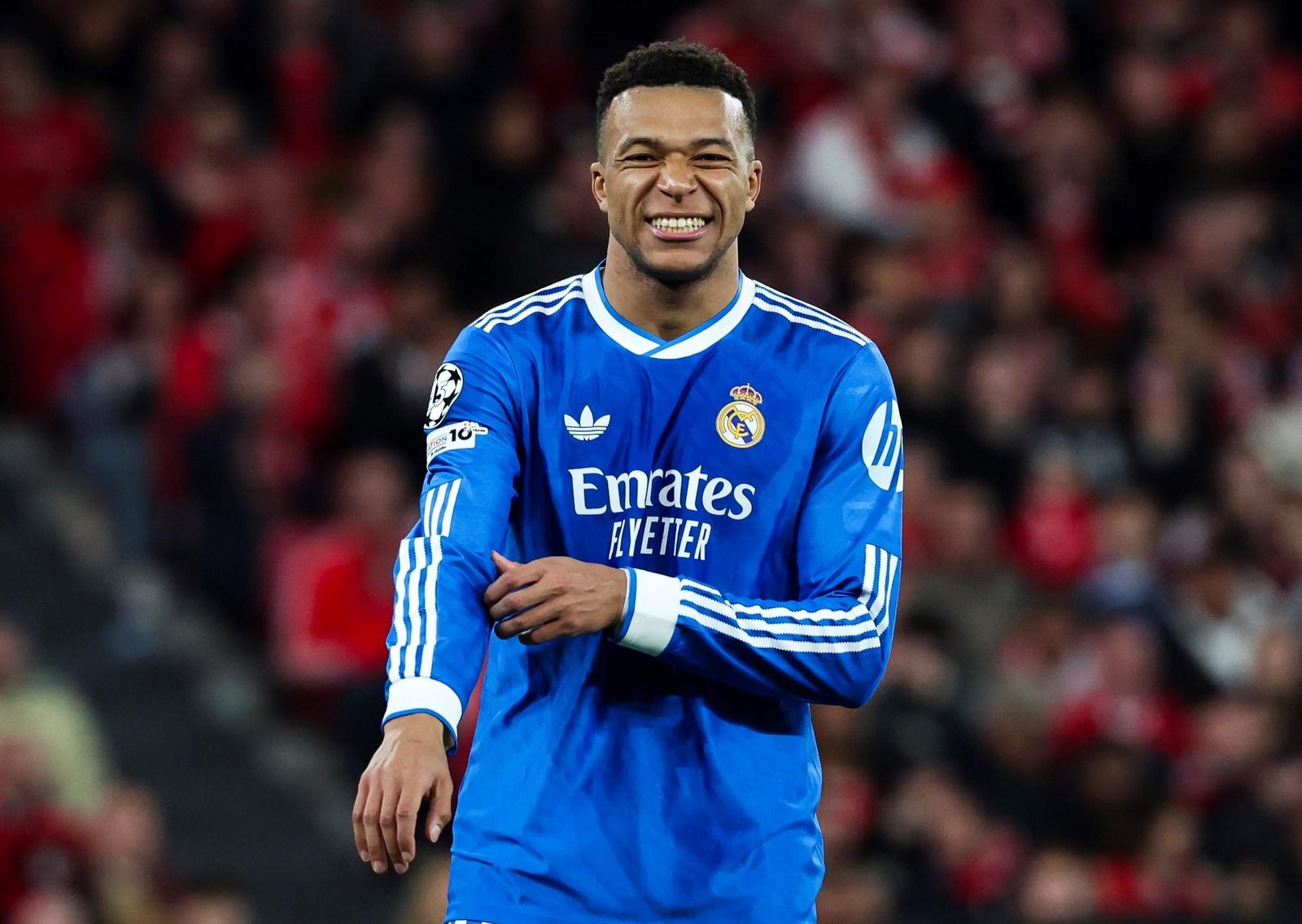 Kylian Mbappé viaja a Francia para tratarse su lesión en la rodilla izquierda y hay polémica en Madrid