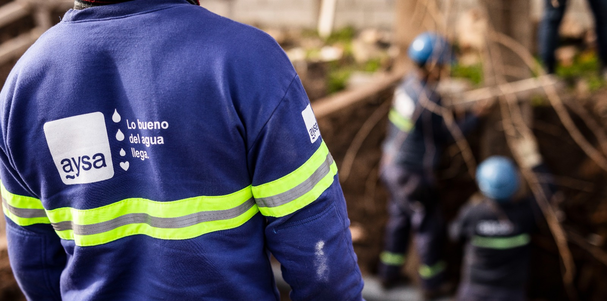 Privatización en marcha: AySA exhibe superávit y el Gobierno prepara los pliegos para vender el 90%