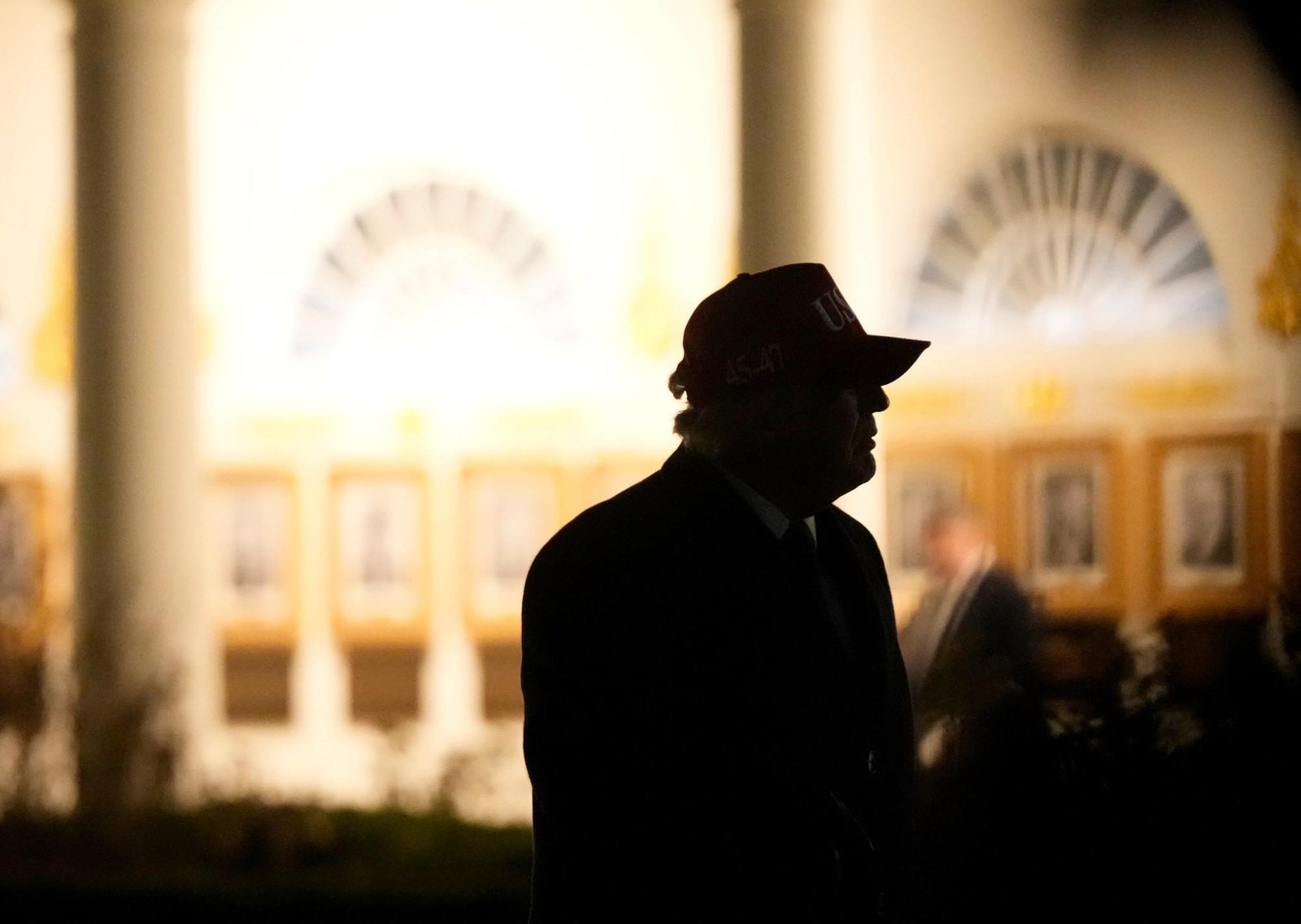 En una entrevista con The New York Times, Trump ofrece visiones contradictorias sobre Irán