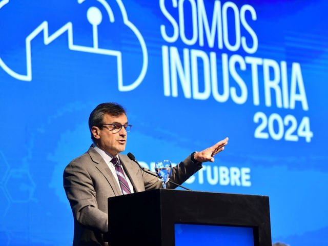 Los industriales apoyan las reformas de Milei, pero quieren reunirse con Caputo para pedir polГ­ticas en favor del sector