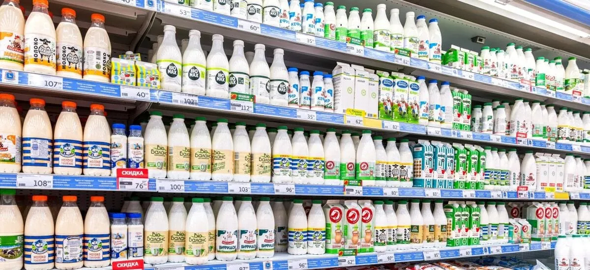 Exigen el retiro inmediato de esta reconocida marca de leche y advierten no comprarla en ningún supermercado ni tienda del país