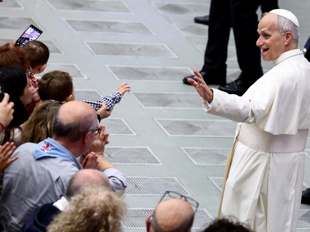 Ante dirigentes sociales argentinos, LeГіn XIV reivindicГі a los movimientos populares