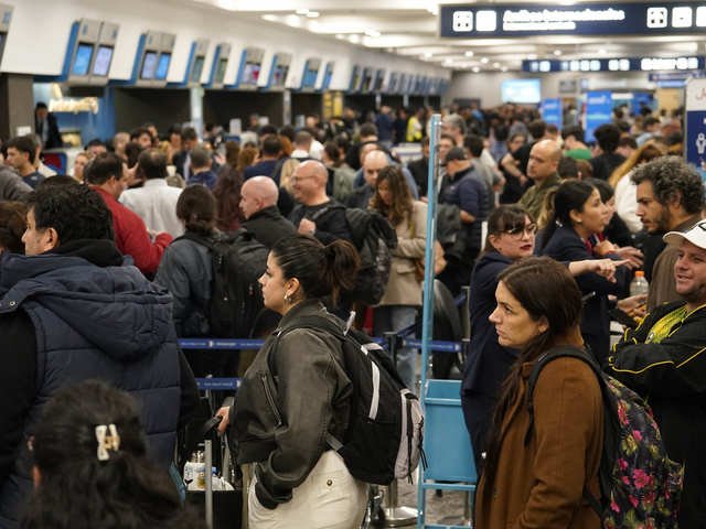 ConcluyГі la protesta de pilotos en vГ­speras de las elecciones: estiman que hubo 60 vuelos y 7000 pasajeros afectados