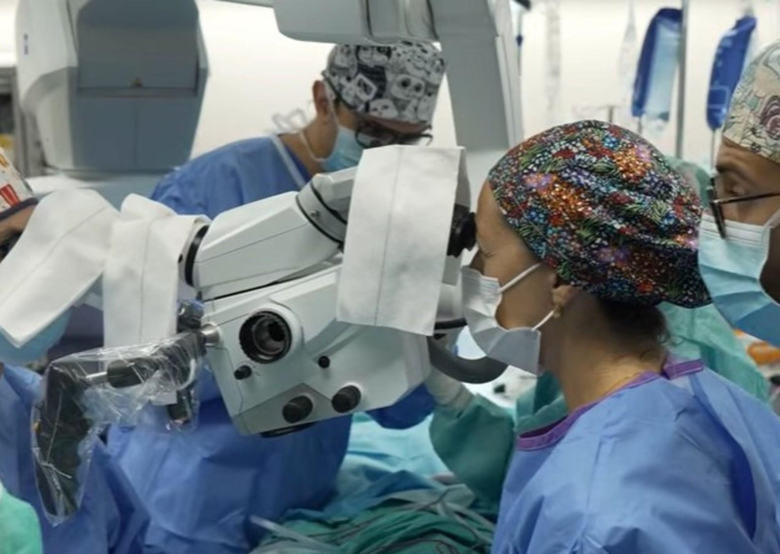 Realizan el primer trasplante de cara del mundo con un donante muerto por eutanasia: así quedó la mujer