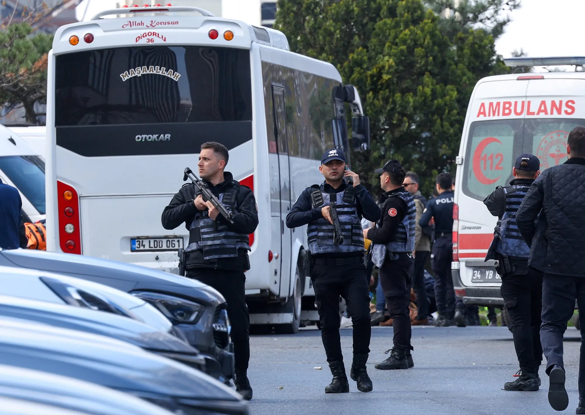 A los tiros quisieron entrar al edificio del consulado de Israel en Estambul: un atacante fue abatido y hay heridos