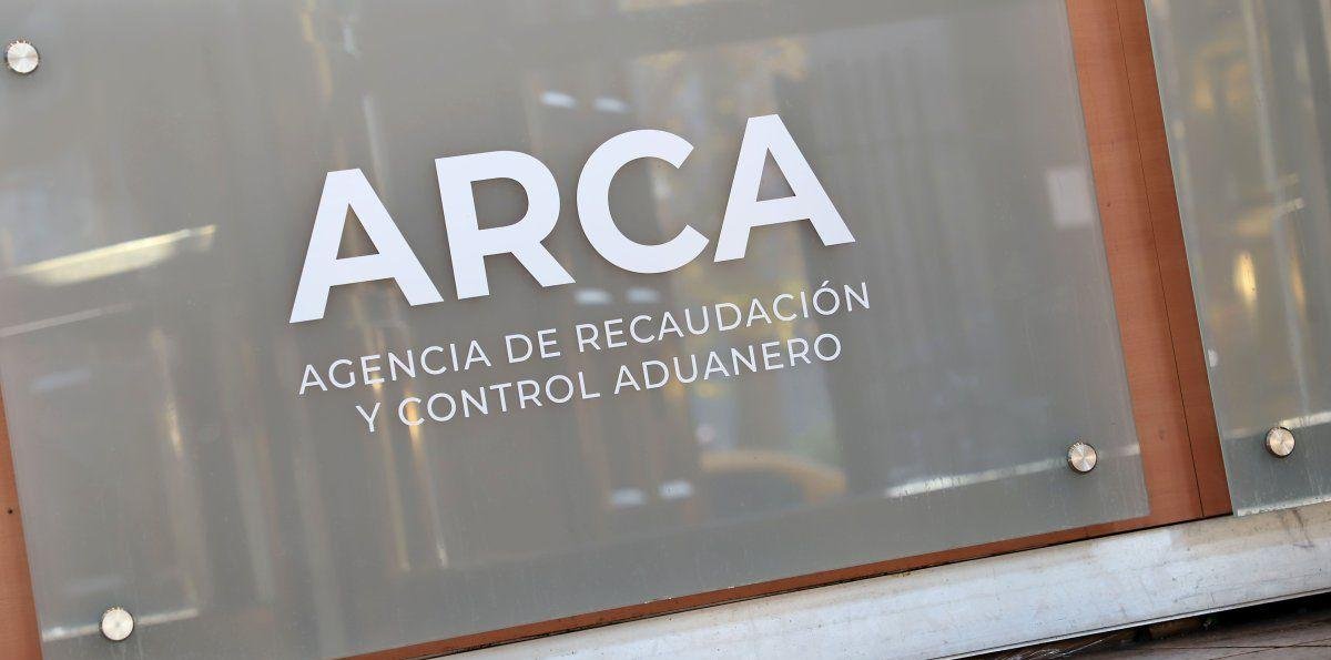 La recaudación tributaria de enero cayó un 7,6% real, presionada por una fuerte baja en el IVA