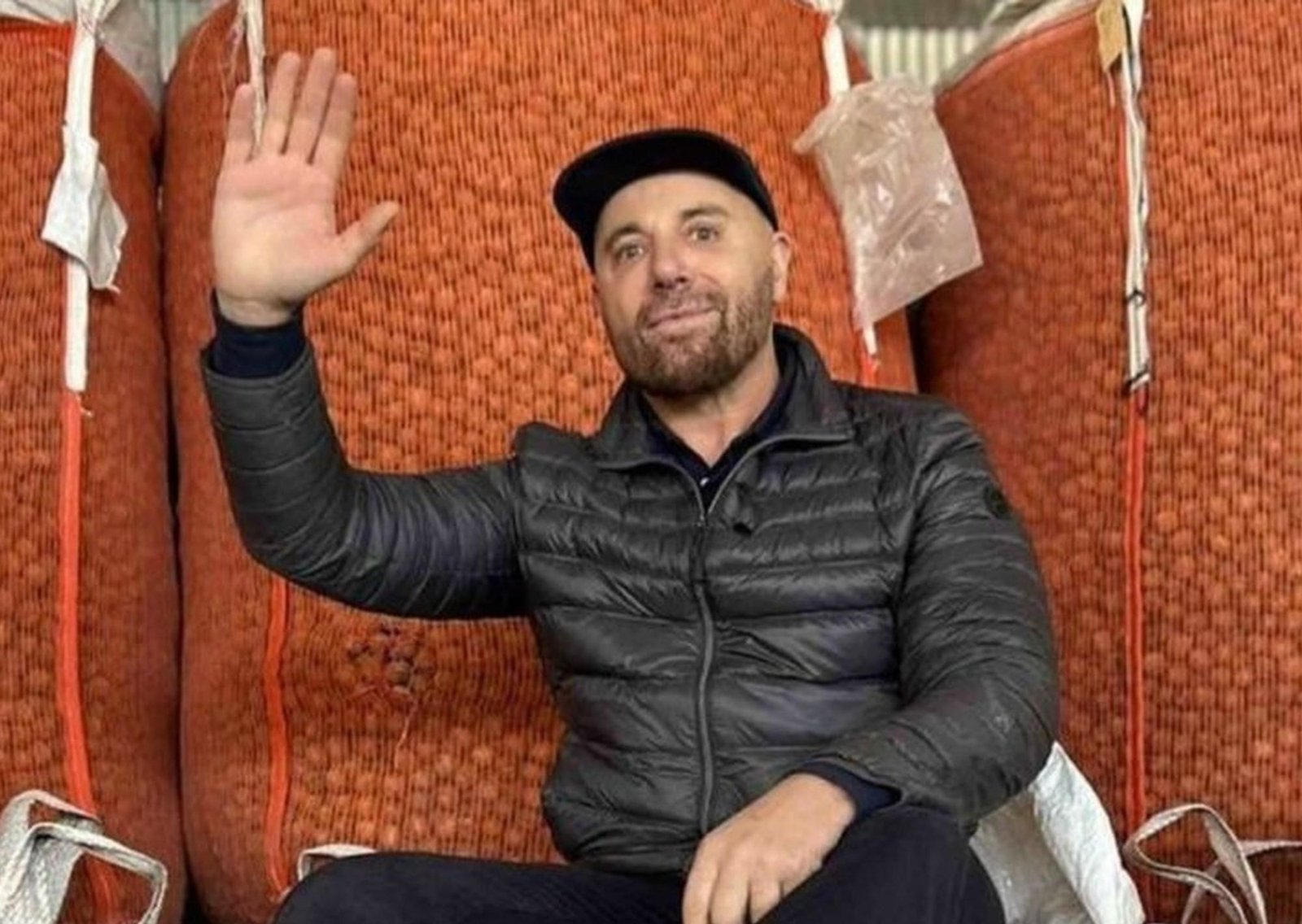 Así es la casa de Germán Martitegui en una isla: sin electricidad y con materiales 100% naturales