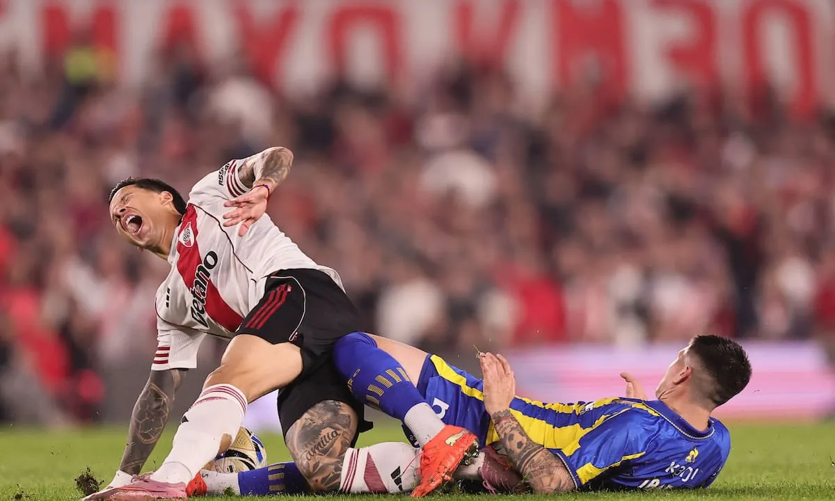 Sebastián Driussi debió dejar el partido entre River y Central antes de los diez minutos: el desconsuelo del delantero