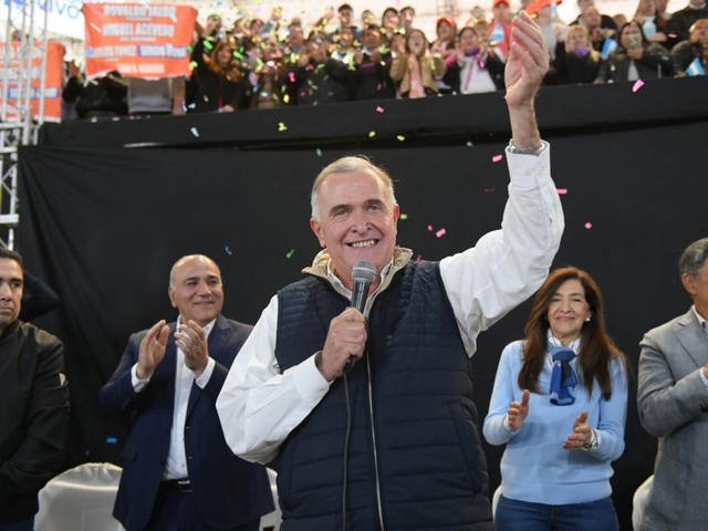 Un gobernador peronista respaldГі las reformas que impulsa el Gobierno: вЂњNo nos podemos oponer a que se actualicen las leyes laboralesвЂќ