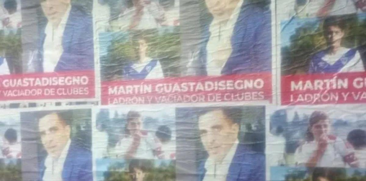 Aparecieron carteles escrachando a un representante por la escandalosa salida de un juvenil de River