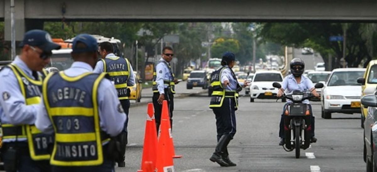 ¿Es obligatorio el uso del número de placa en el caso y en el chaleco para transitar en Cali": autoridades respondieron