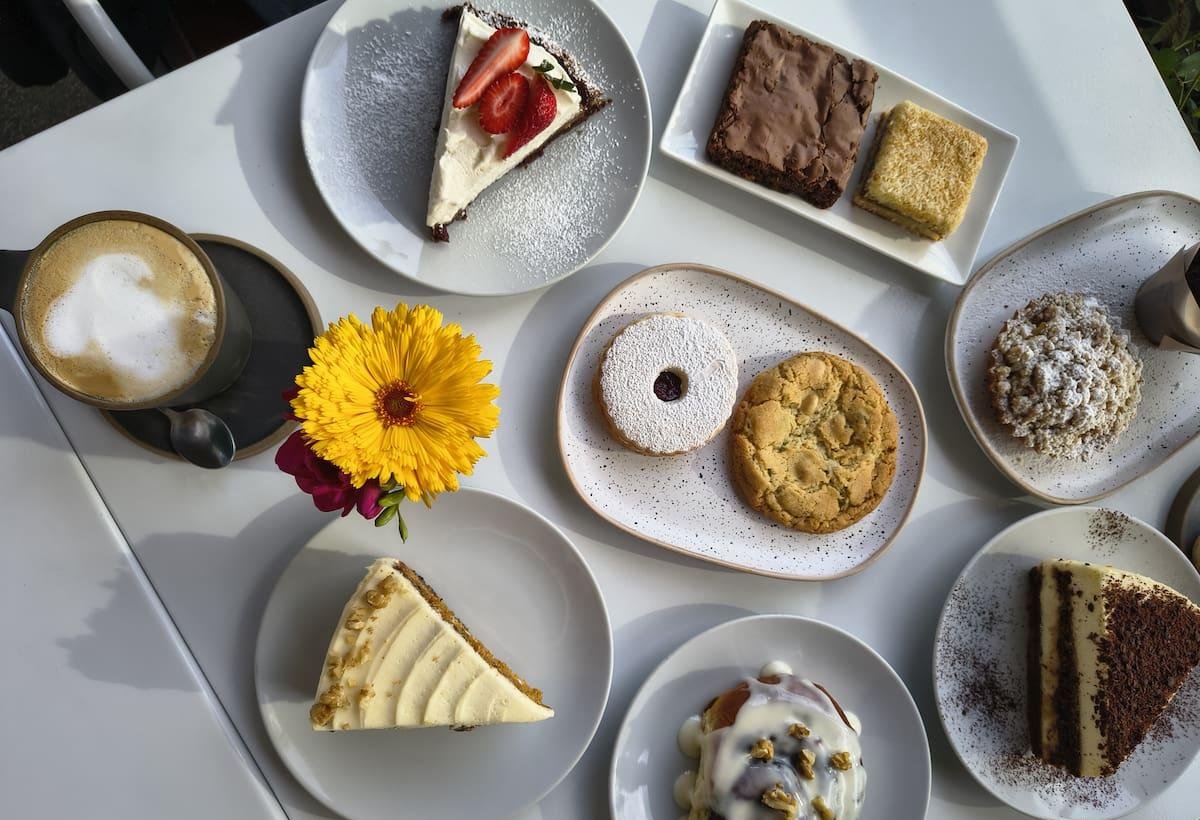 El café con una de las mejores vistas de Recoleta que se construyó sobre los restos de un bombardeo atroz