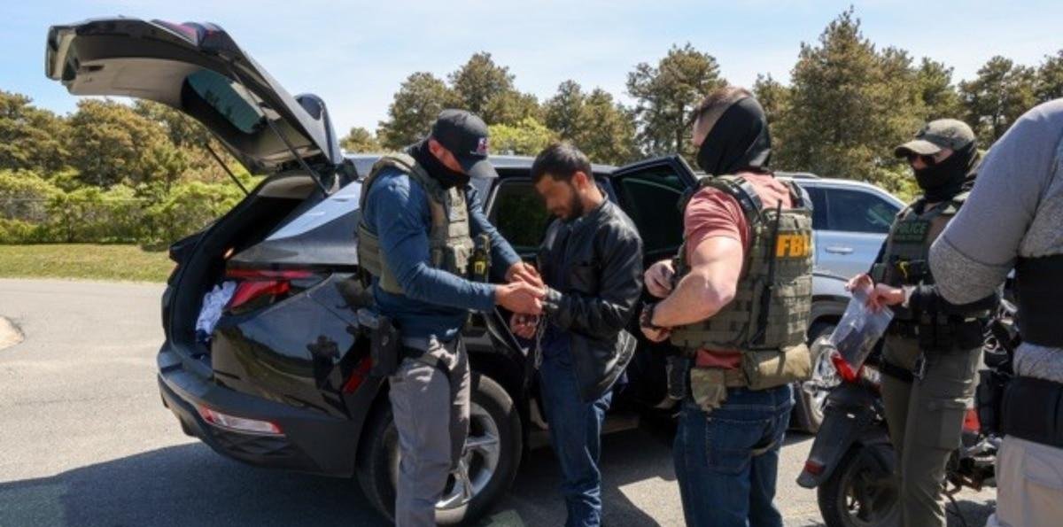 Vigilancia 24/7 a migrantes en California: encuentran cámaras escondidas en remolques abandonados en carreteras