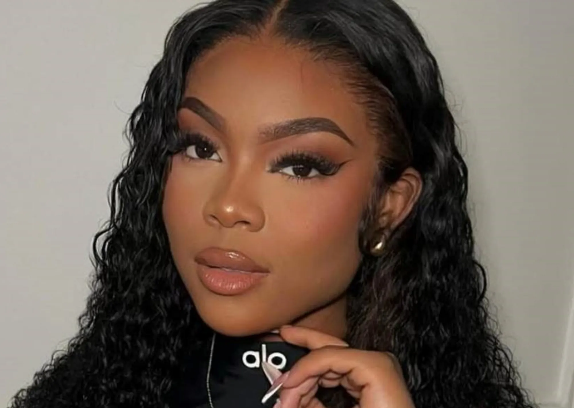 Murió la influencer Carol The Warrior a los 23 años: su familia atribuía a "causas espirituales" la grave enfermedad que le diagnosticaron