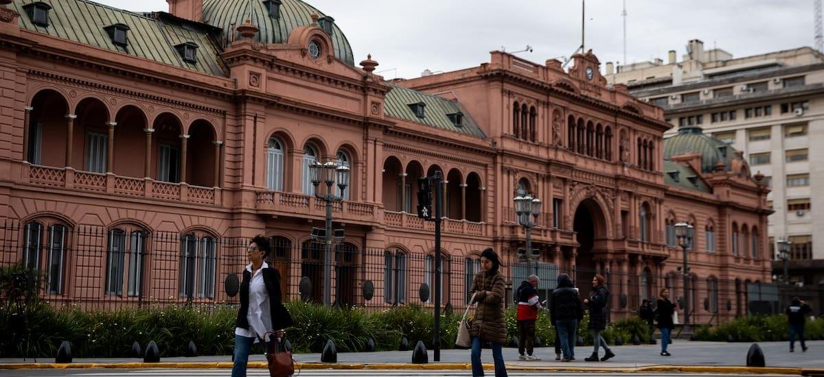 El Gobierno nombró nuevos funcionarios en áreas clave del Banco Nación, Transporte y el RENAPER - El Cronista