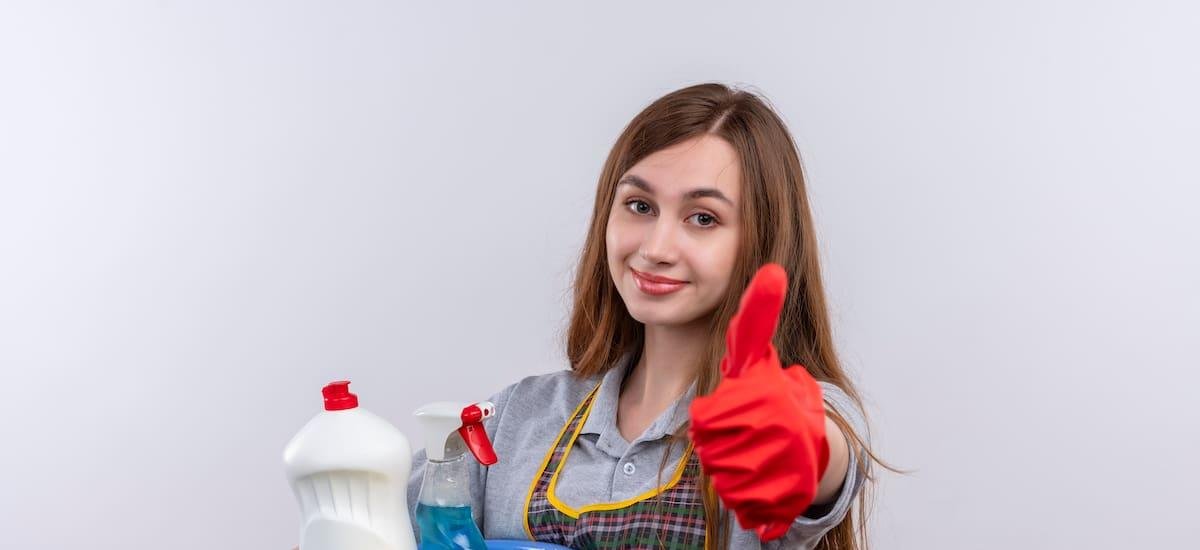 Confirmado | Contratar a una empleada doméstica que no tiene papeles puede costarte una multa de hasta 7500 euros