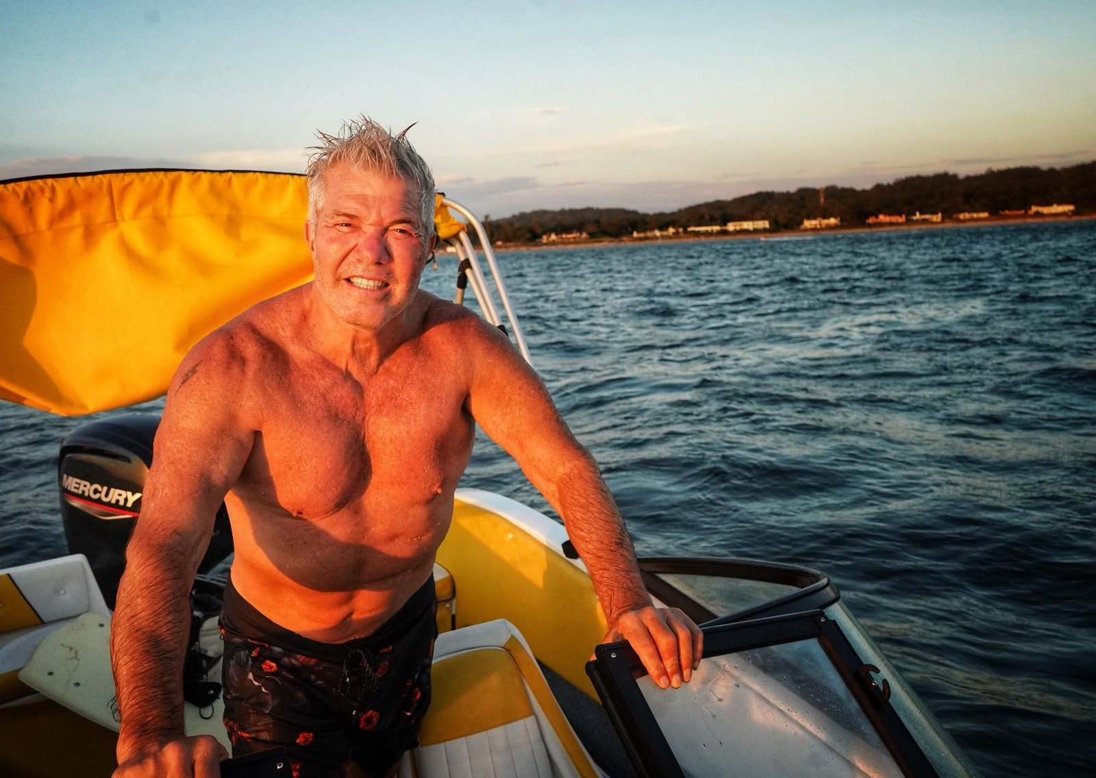 Un día con el incansable Burlando en Punta del Este: "¿Qué tipo a los 60 años está así como yo?"