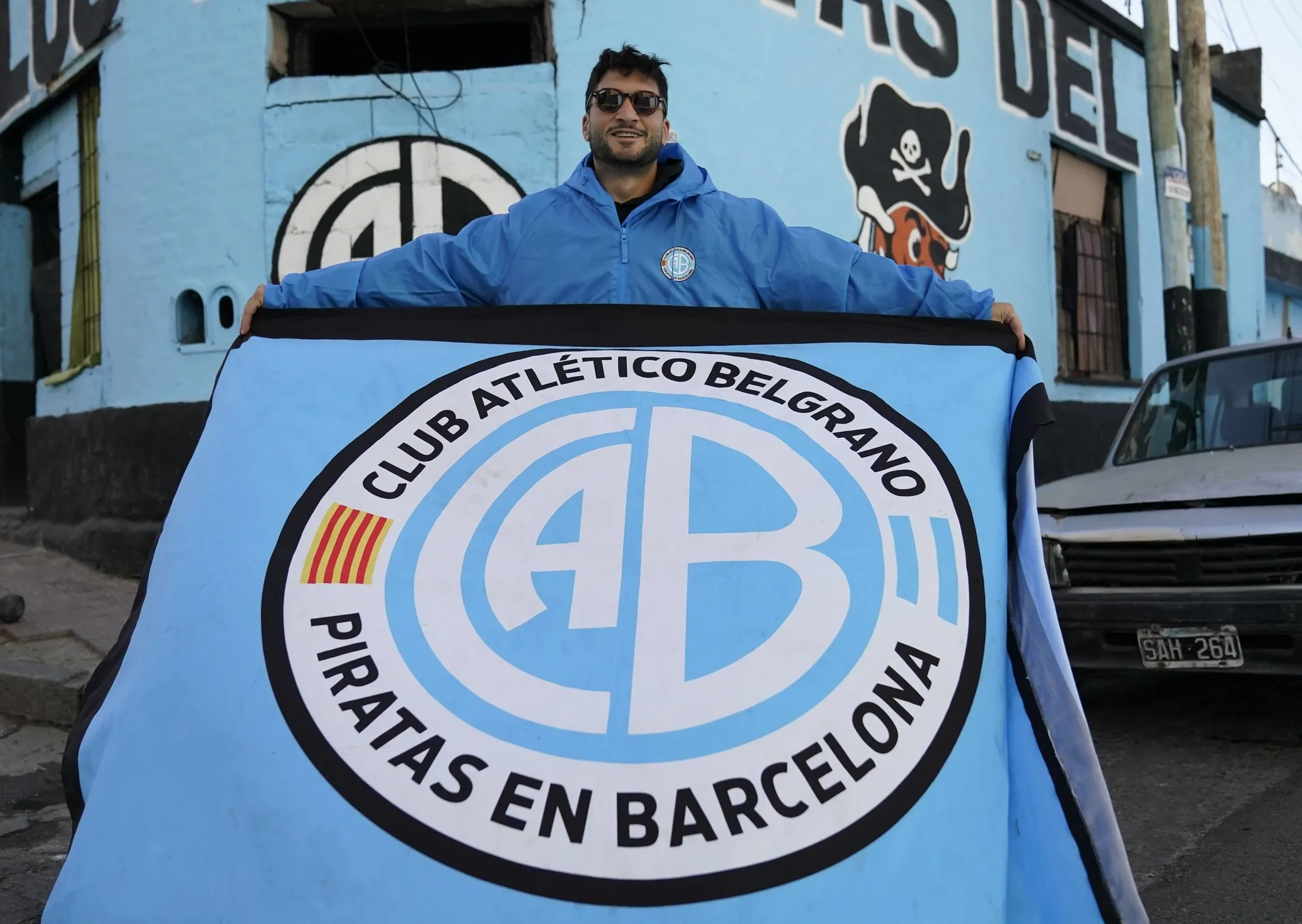 La historia viral de los nueve hinchas de Belgrano que llegaron desde Barcelona para ver la final con River