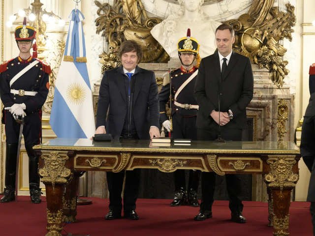 El Gobierno eliminГі la SecretarГ­a de Medios y transfiriГі sus funciones a la Jefatura de Gabinete