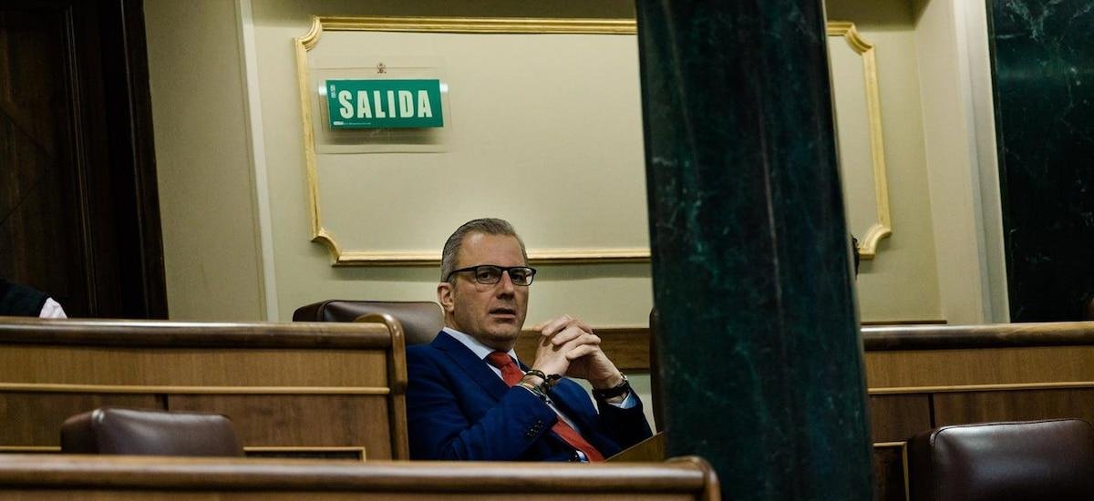 Vox saca a Ortega Smith de la Diputación Permanente del Congreso y de las comisiones de Justicia e Interior