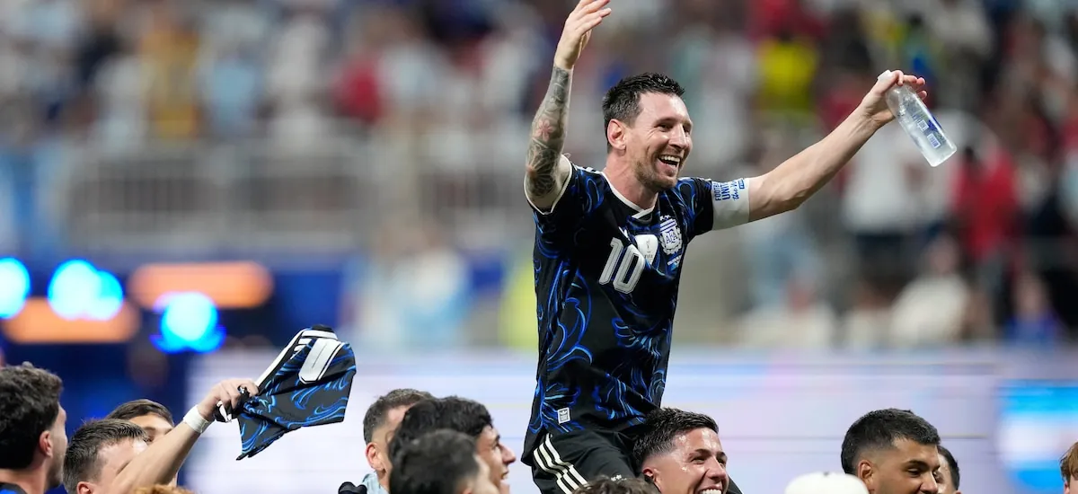 La contundente respuesta de Messi a los críticos tras clasificar a la final del Mundial con Argentina y el recuerdo de Maradona: “Es un regalo para él”