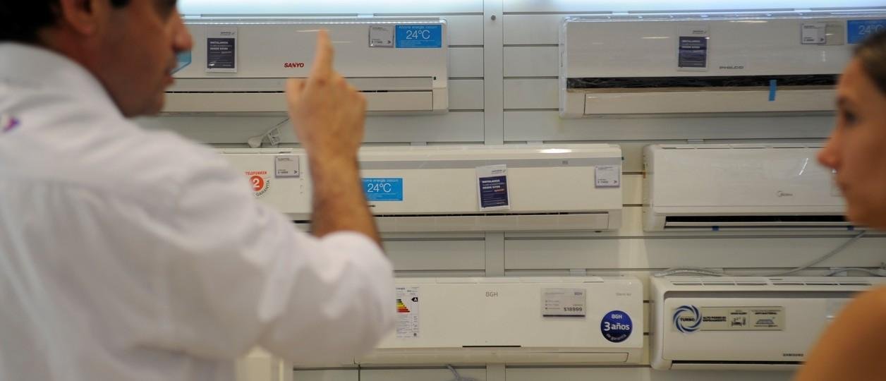 Liquidan aires acondicionados con rebajas de hasta un 50%: qué se consigue