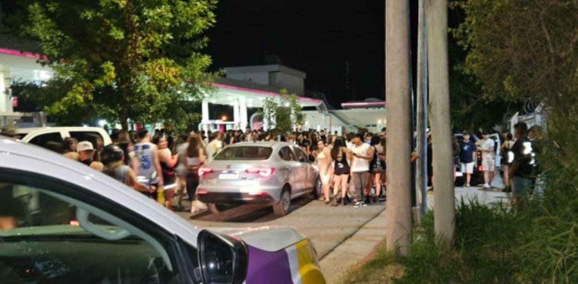 UPD en Córdoba: 11 fiestas clandestinas clausuradas y 1.850 menores “a resguardo”, según el balance oficial