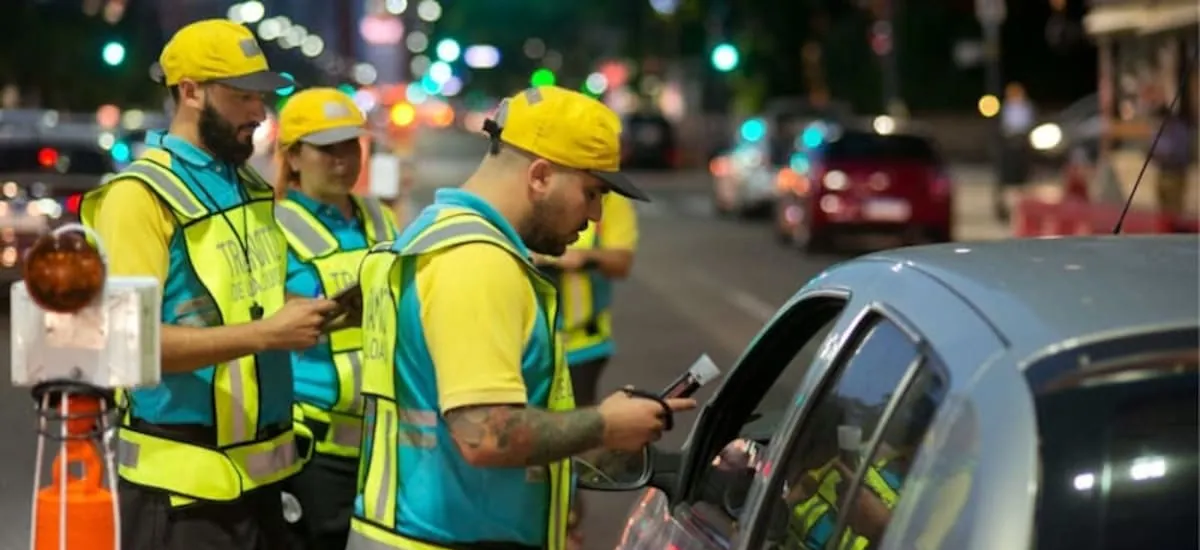 Cuidado al volante: por no respetar esta señal de tránsito te pueden cobrar casi $4 millones de multa