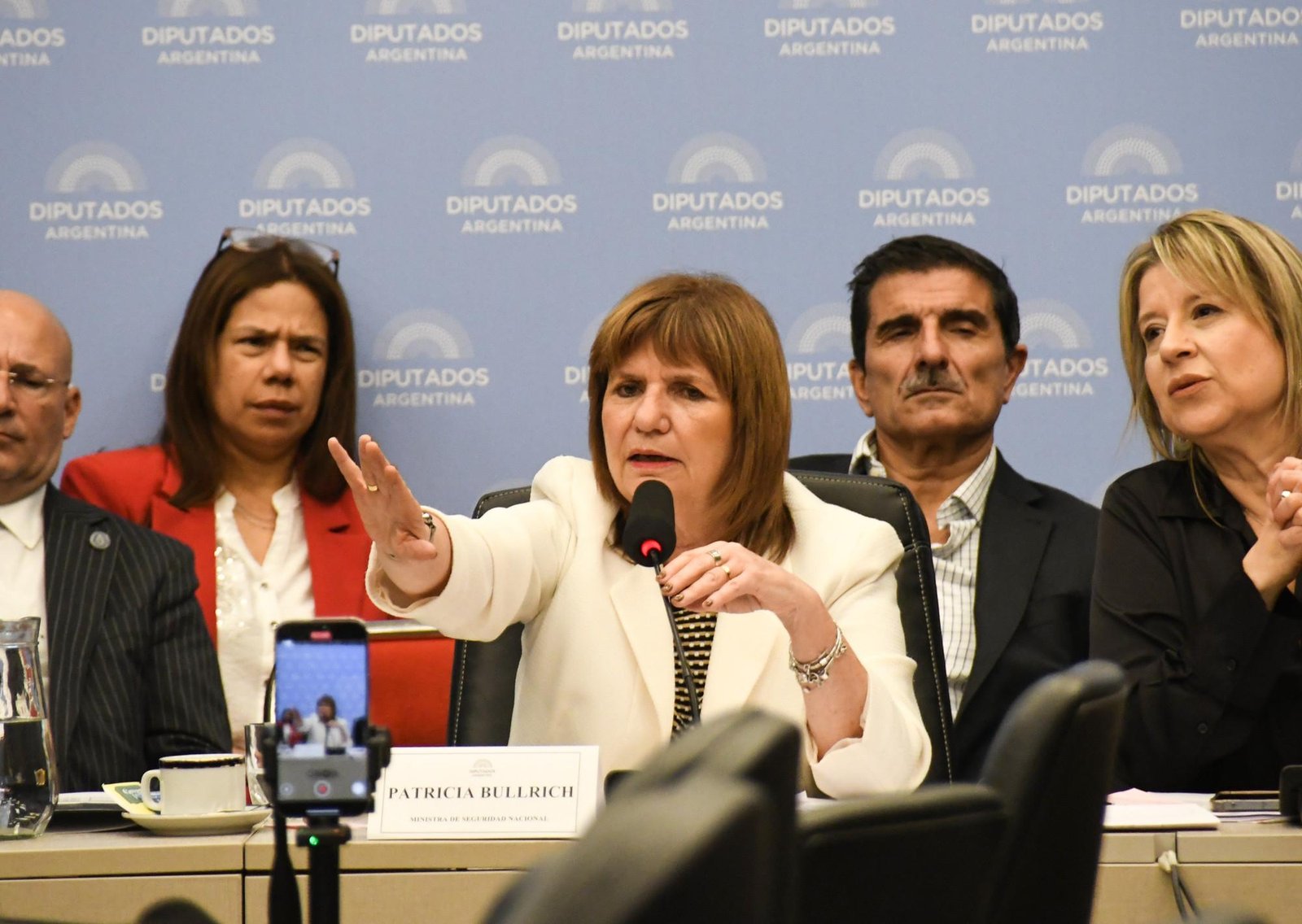 Javier Milei y sus medidas, EN VIVO: "Tenemos los números", dijo Patricia Bullrich tras la reunión con aliados por la reforma laboral