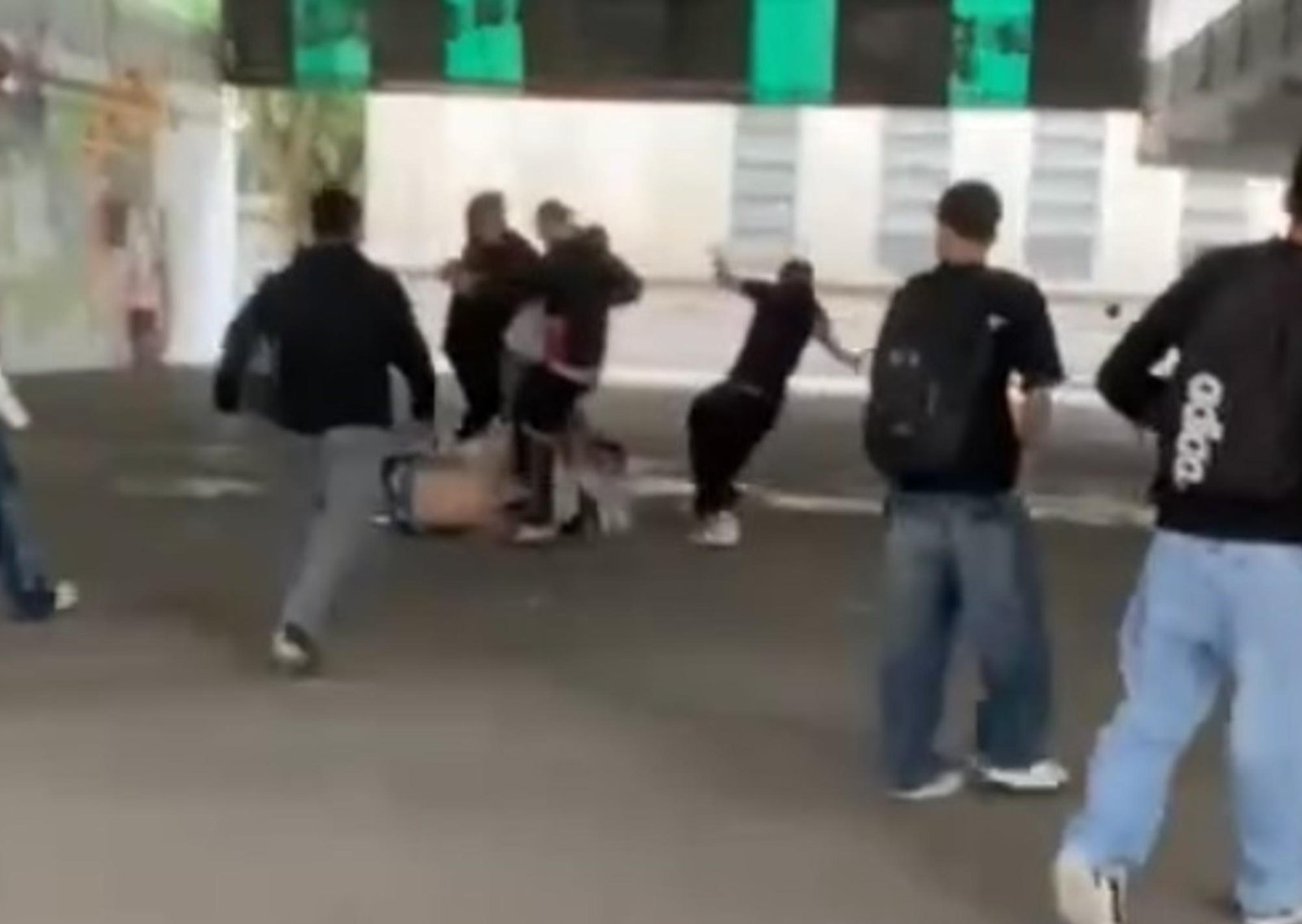 Violencia en las escuelas: radicalización juvenil y una señal de alerta