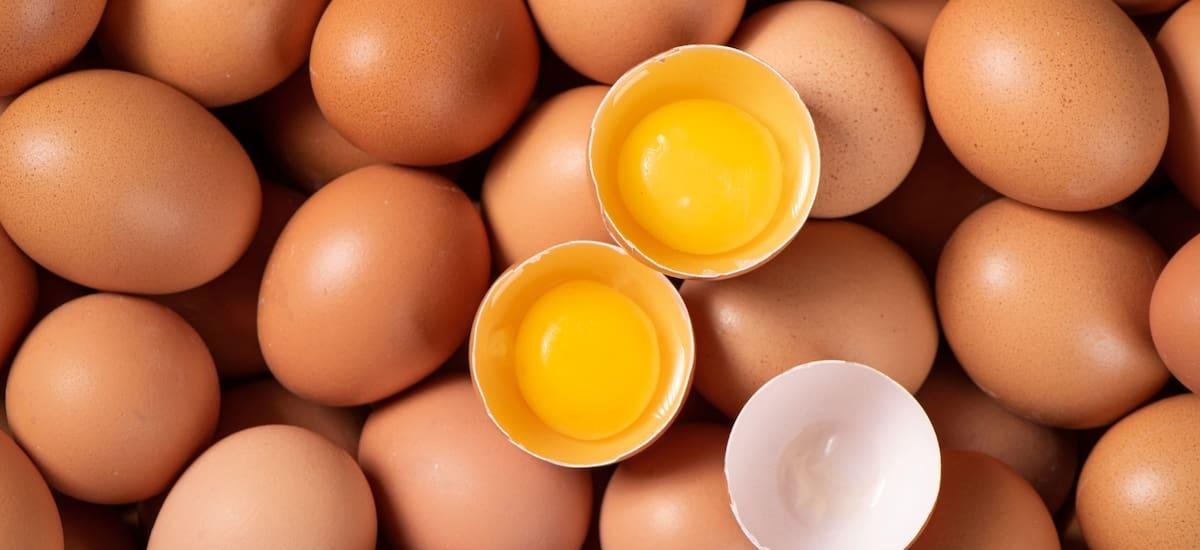 No es como te enseñaron y casi nadie lo hace bien: así deberías comer tus huevos por la mañana para aprovechar todos sus beneficios