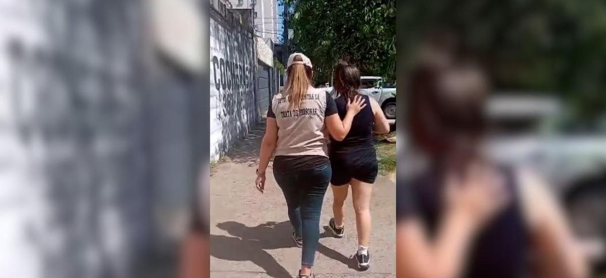 Salvaron a una joven de una presunta red de trata: iba a viajar con su novio bajo la promesa de trabajar como modelo