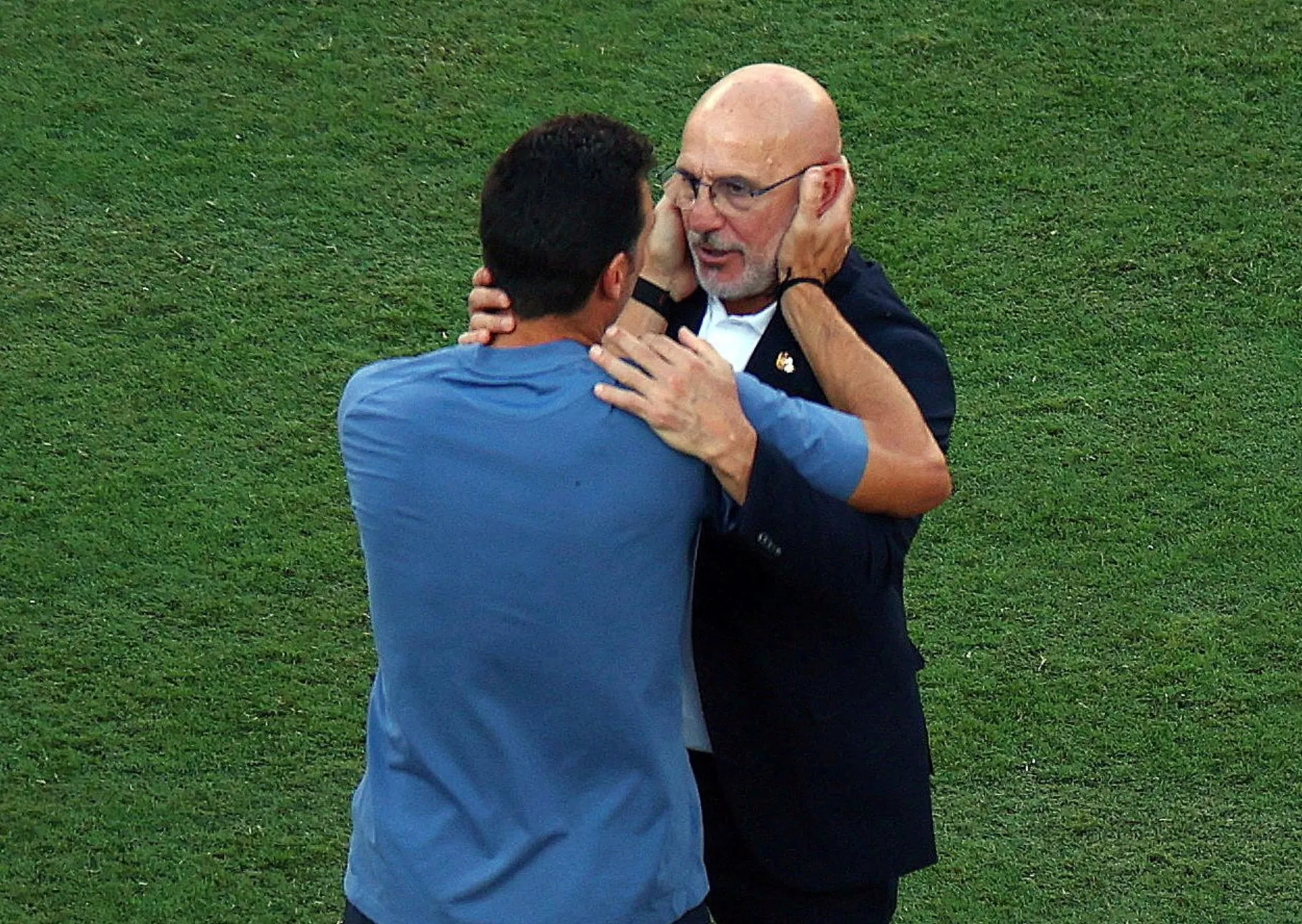 Luis De la Fuente reveló qué le dijo al oído a Lionel Scaloni tras ganarle la final del Mundial