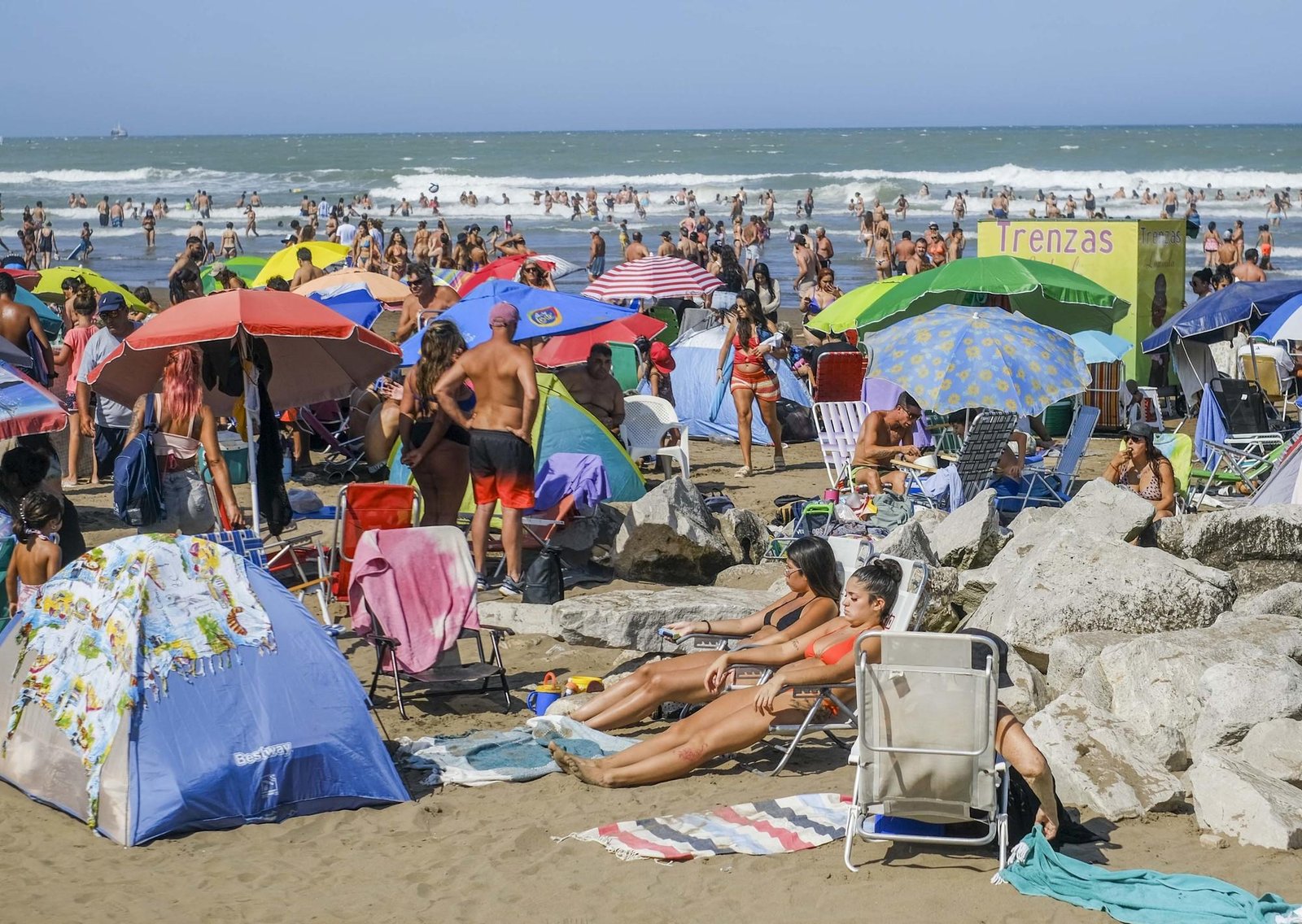 ¿Vacaciones baratas o caras en la Argentina?: cómo cierra enero en los principales destinos nacionales