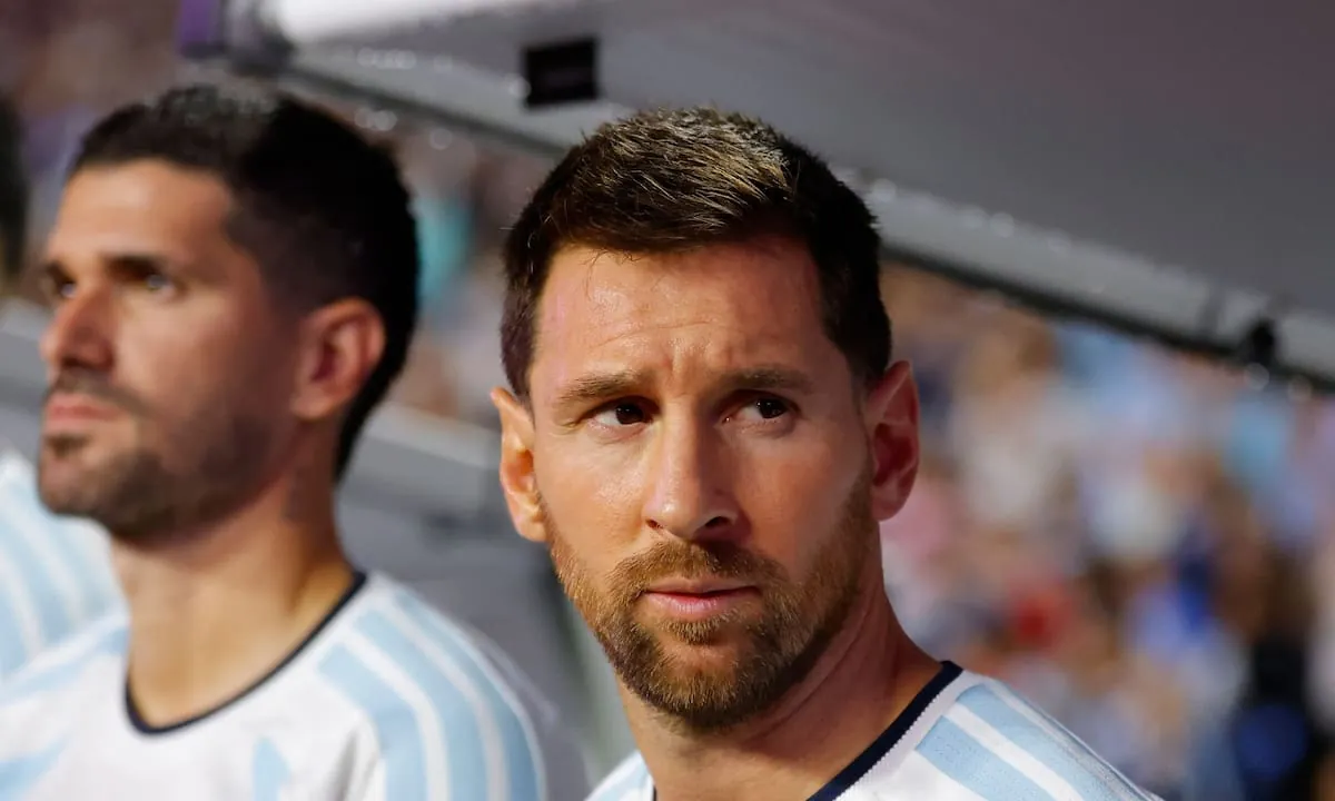 Messi "seguirá pateando los penales si quiere", dice Scaloni