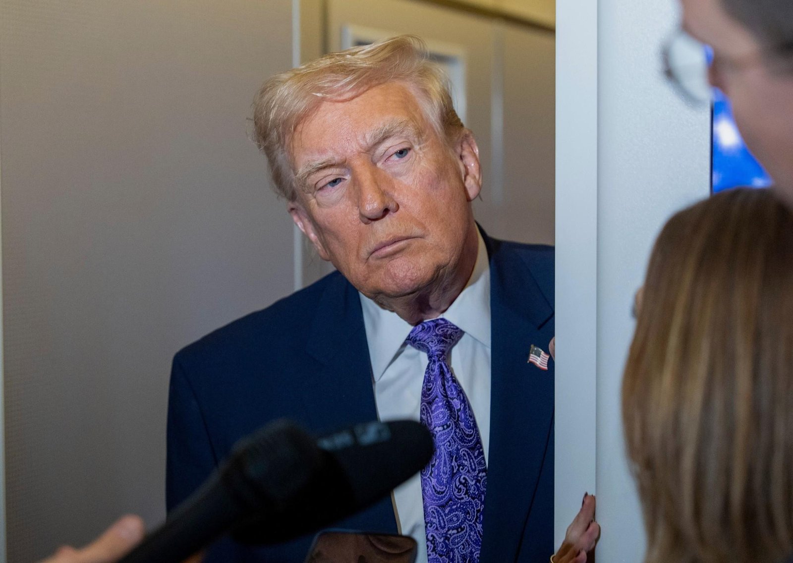 La administración Trump confirmó que los trabajadores migrantes con ‘green card’ ya no podrán pedir préstamos oficiales en EE.UU.