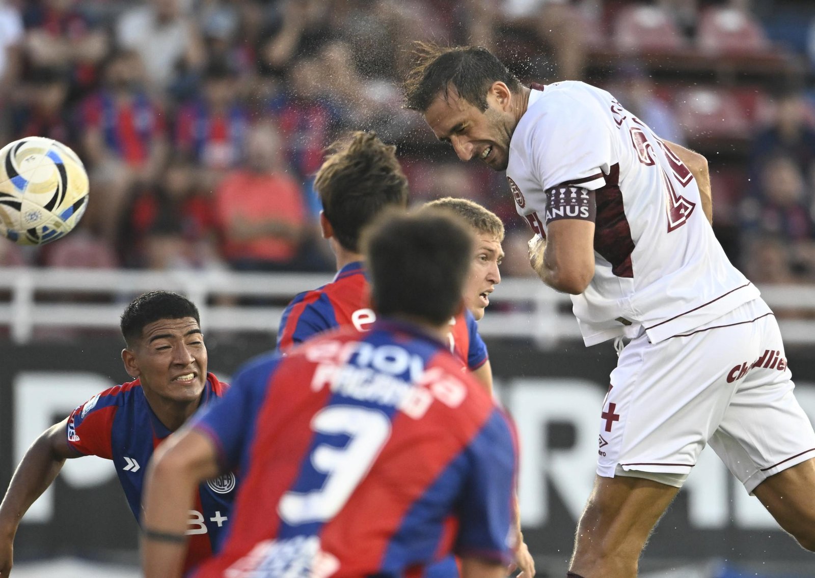 La pelota parada manda en el inicio del Torneo Apertura: de 55 goles, 21 fueron por cabezazos, laterales y hasta un córner olímpico