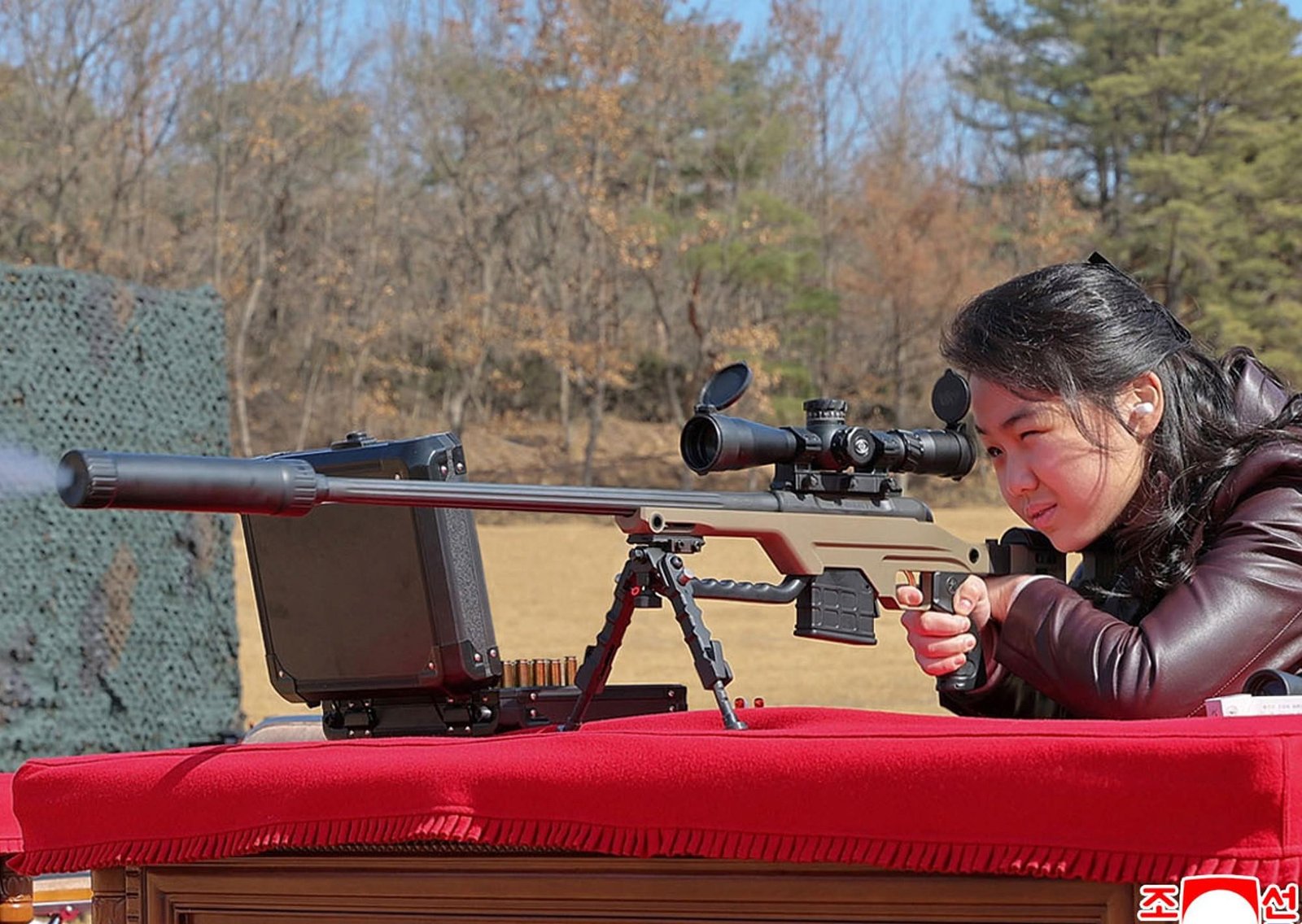 La heredera del “reino nuclear”: Corea del Norte muestra a la hija de Kim Jong-un disparando un rifle y reaviva la sucesión