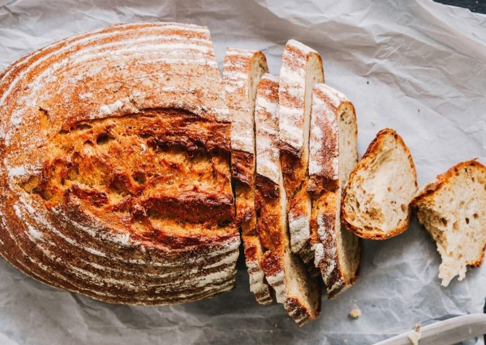 Cómo es la receta de pan de masa madre que arrasa en TikTok de Estados Unidos y está pensada para principiantes